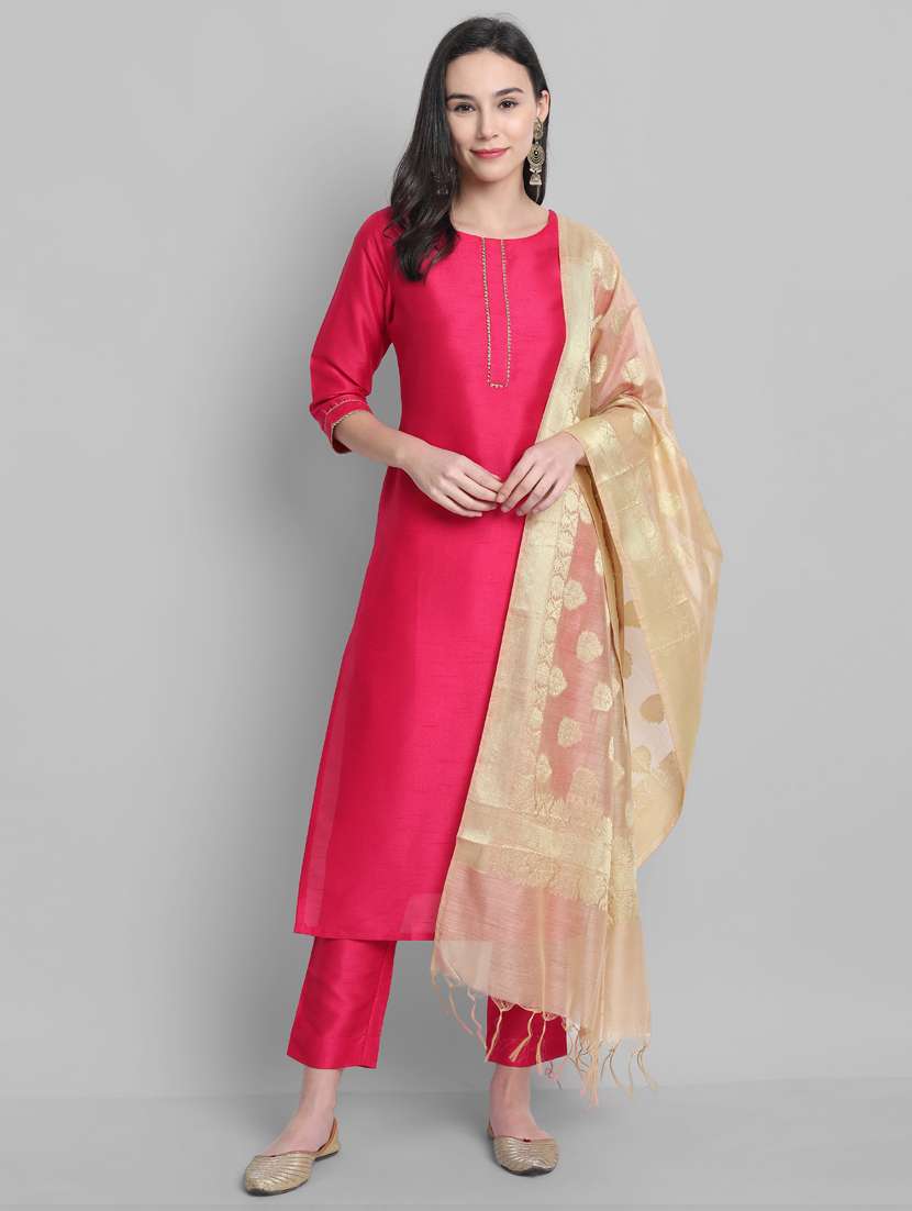 women pink kurta pant set with dupatta