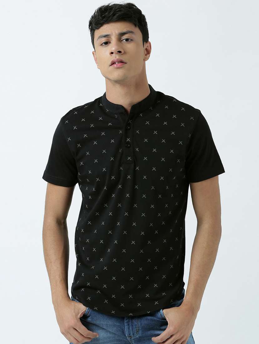 heniey neck solid regular t-shirt