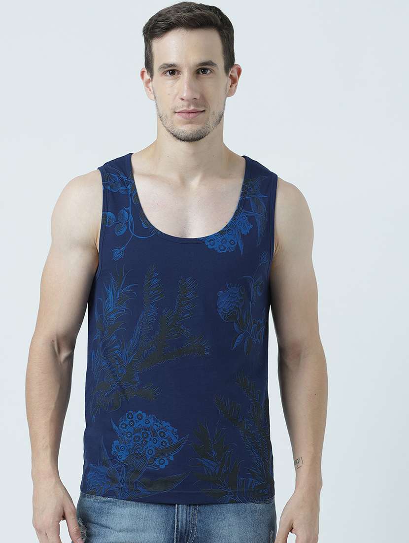 men scoop neck front print t-shirt