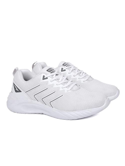 men lace up sports shoes - 19607967 -  Standard Image - 0