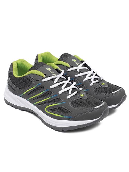men lace up sports shoes - 19607979 - Standard Image - 0