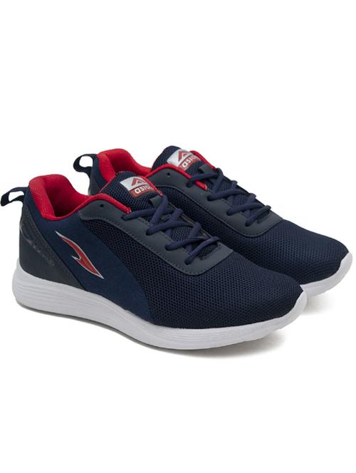 men lace up sports shoes - 19607985 -  Standard Image - 0
