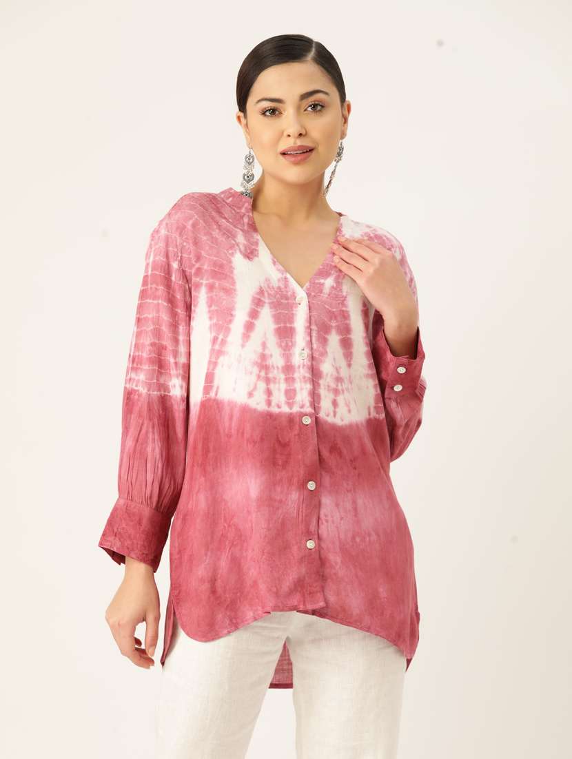 v-neck tie & dye regular shirt