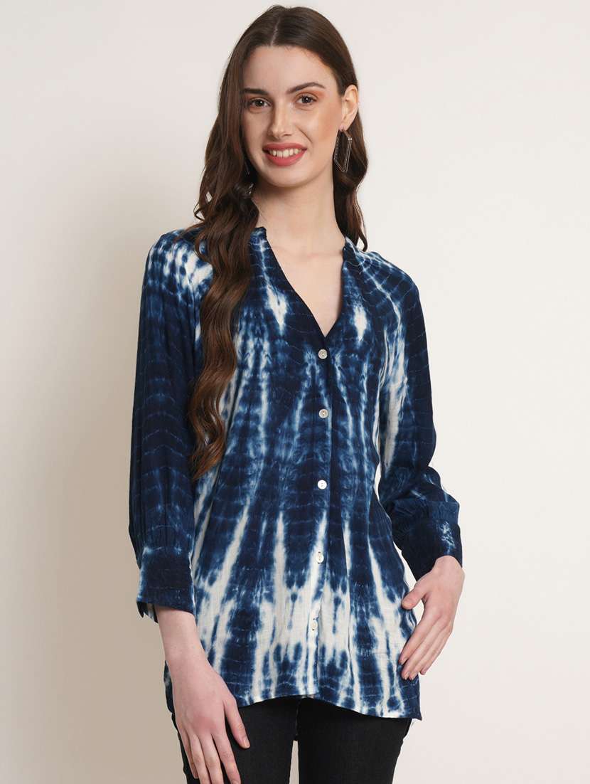 v-neck tie & dye regular shirt