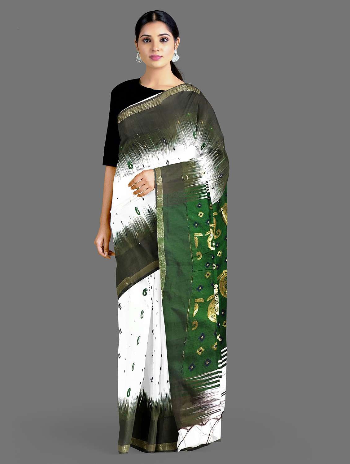 women self design handloom saree - 19617122 - Zoom Image - 0