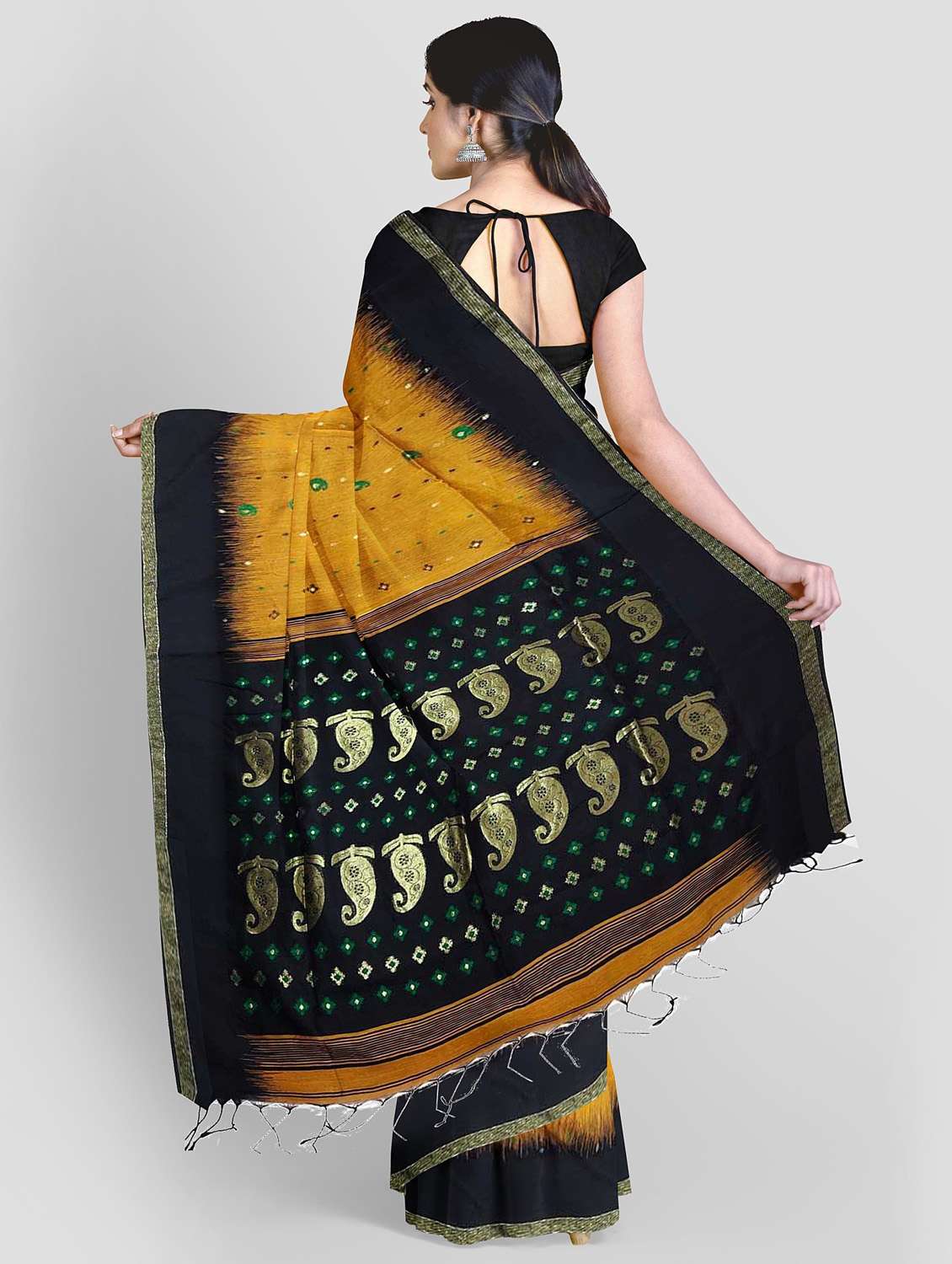 women self design handloom saree - 19617224 - Standard Image - 2