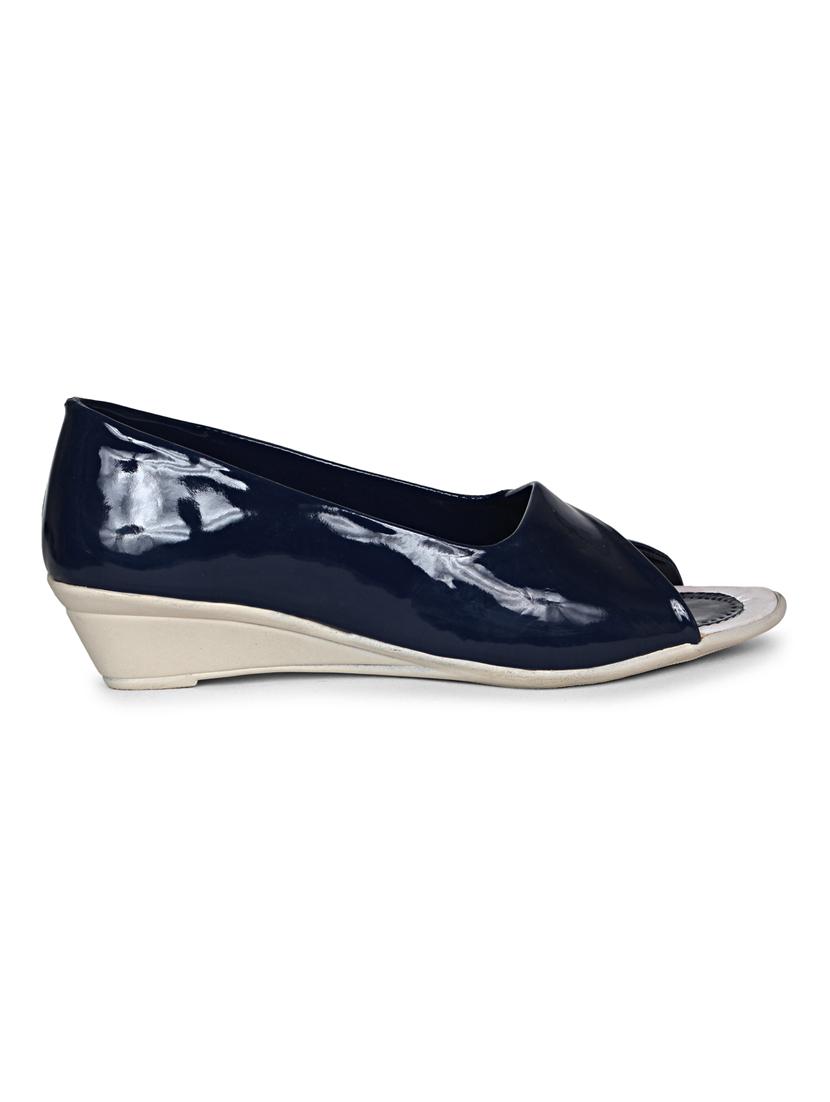 digiware wedge for women - 19618766 - Standard Image - 2