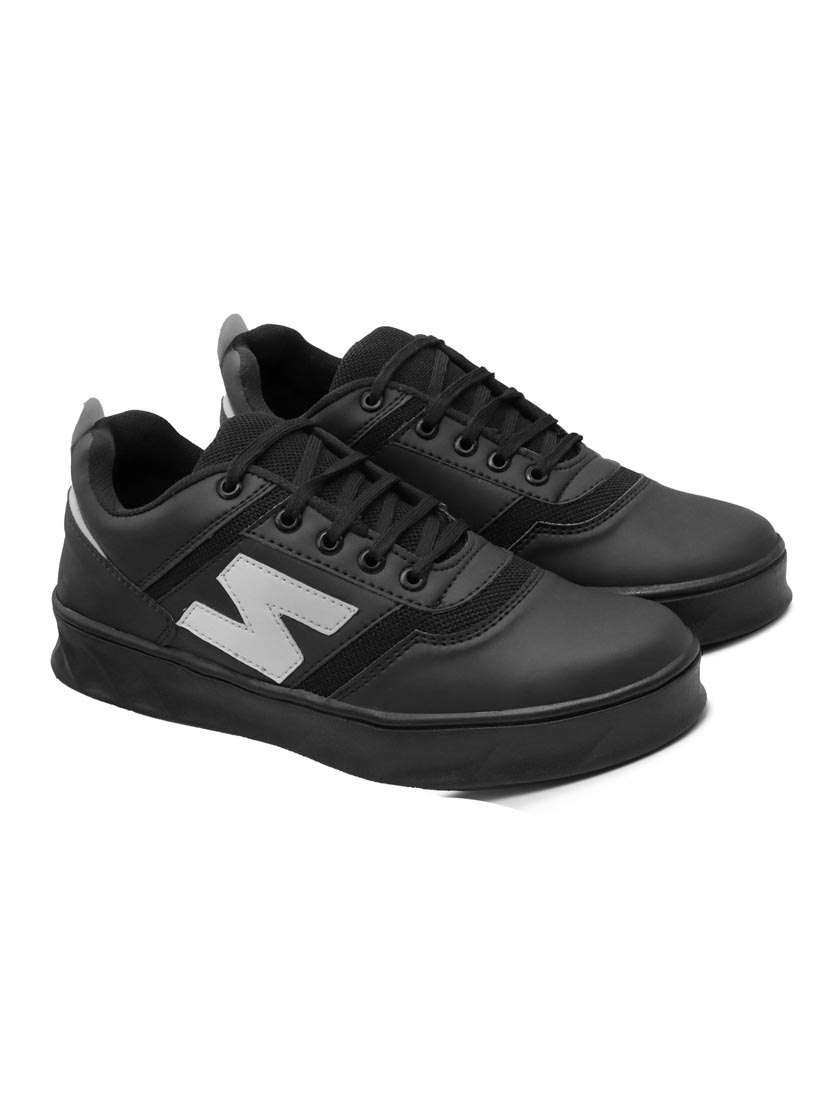 men black lace up sneaker
