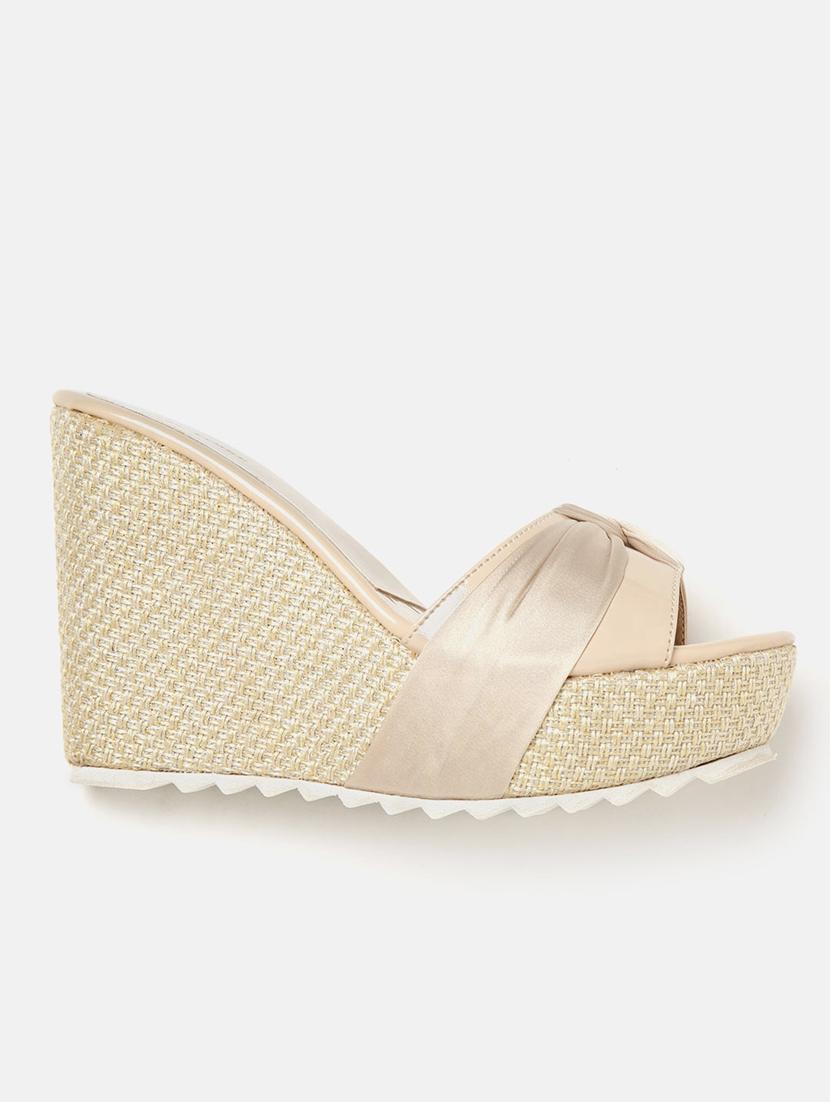 marc loire women cream wedges