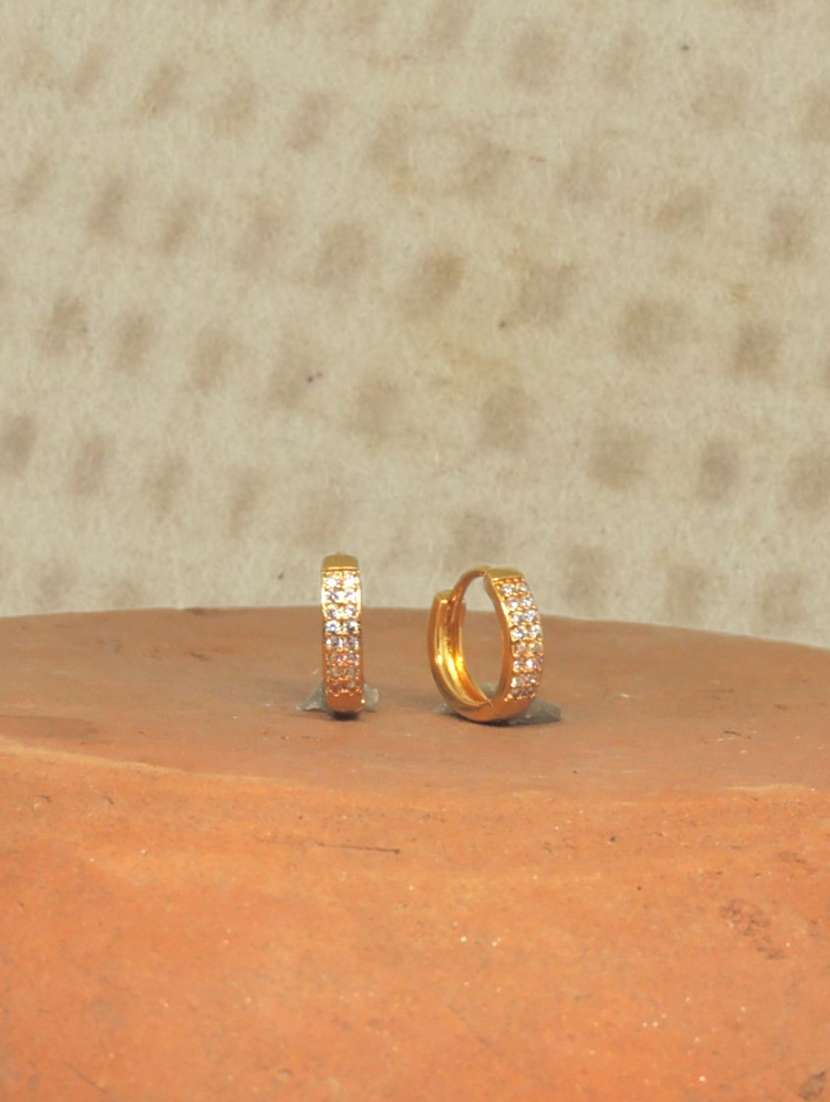 women golden earcuff earrings - 19667209 - Zoom Image - 0