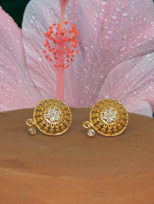 white brass studs earring - 19667213 - Standard Image - 0