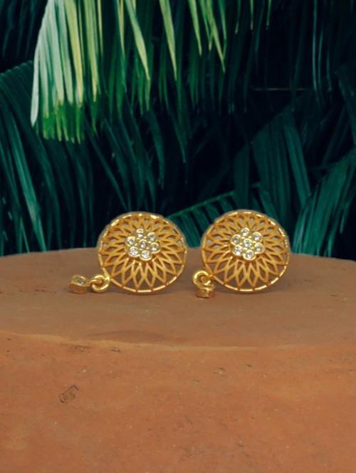 white brass studs earring - 19667215 -  Standard Image - 0