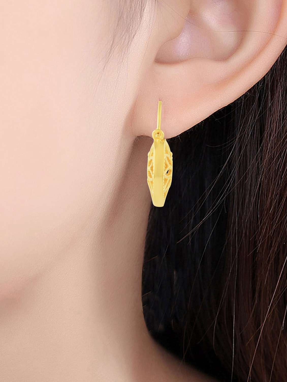  women gold plated earring - 19691419 -  Standard Image - 2