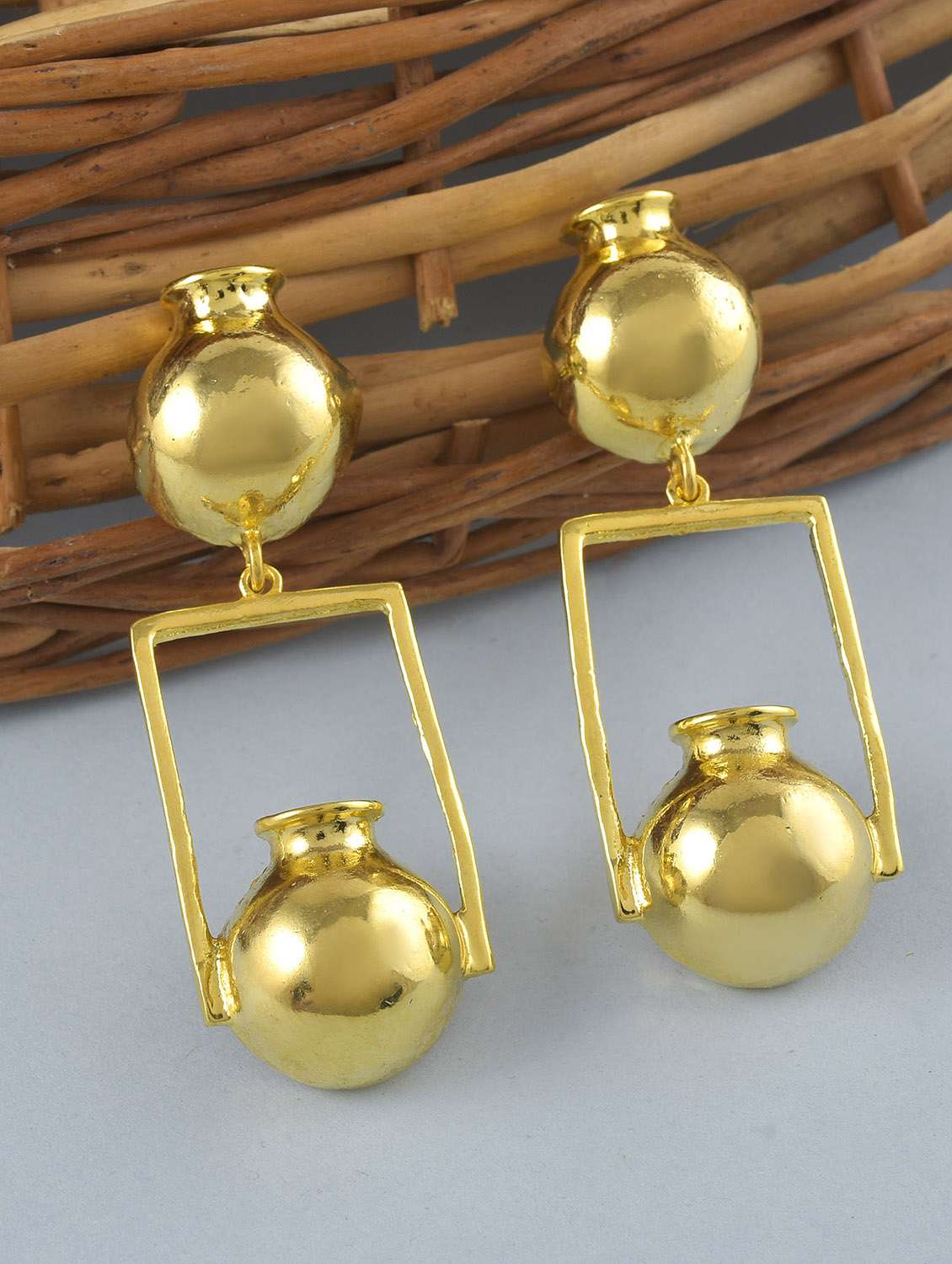  women gold plated earring