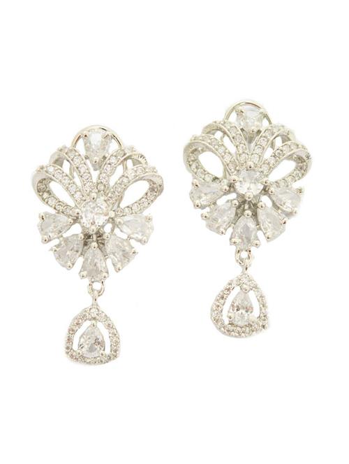 white brass studs earring - 19734380 -  Standard Image - 0