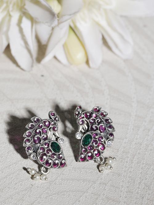 red brass studs earring - 19754794 -  Standard Image - 0