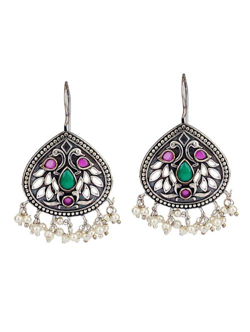 brass stud earrings - 19754972 -  Standard Image - 0