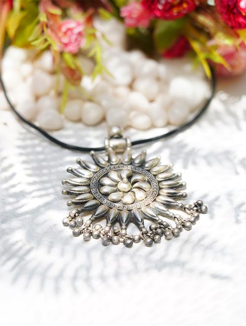 silver brass short necklace - 19755182 - Standard Image - 0
