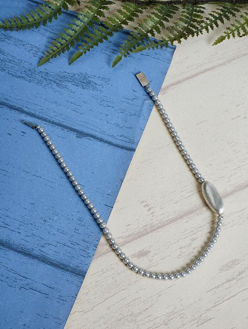 pearl long necklace - 19755185 -  Standard Image - 0