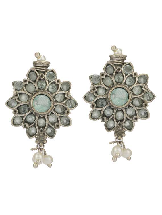 sliver brass oxidised long necklaces and earring  - 19755328 -  Standard Image - 2