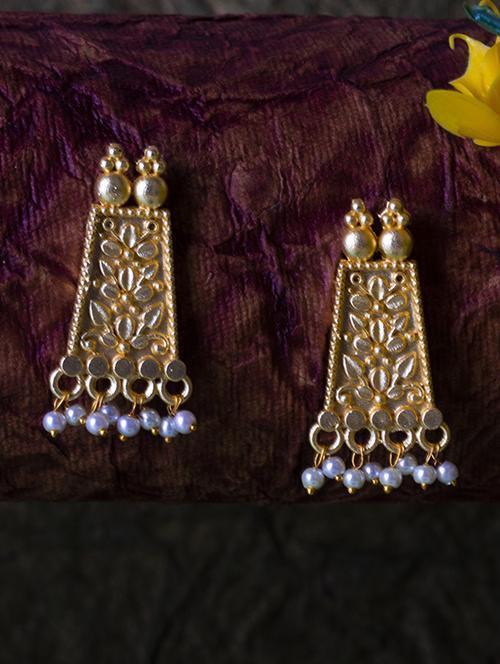 gold brass studs earring - 19768345 -  Standard Image - 0
