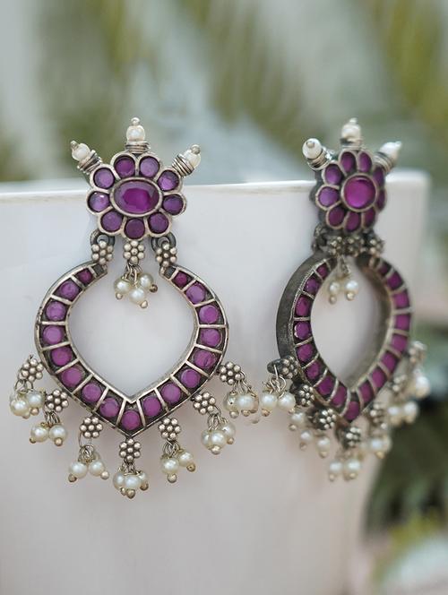 white beads pattern silver tone brass earrings - 19768554 -  Standard Image - 0