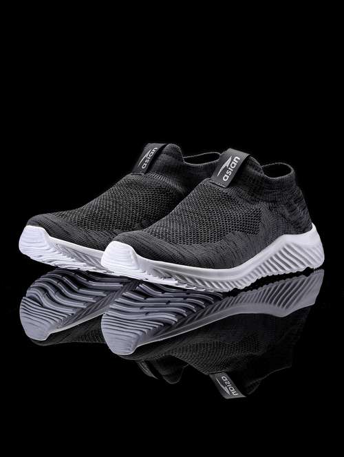 men slip on sport shoes