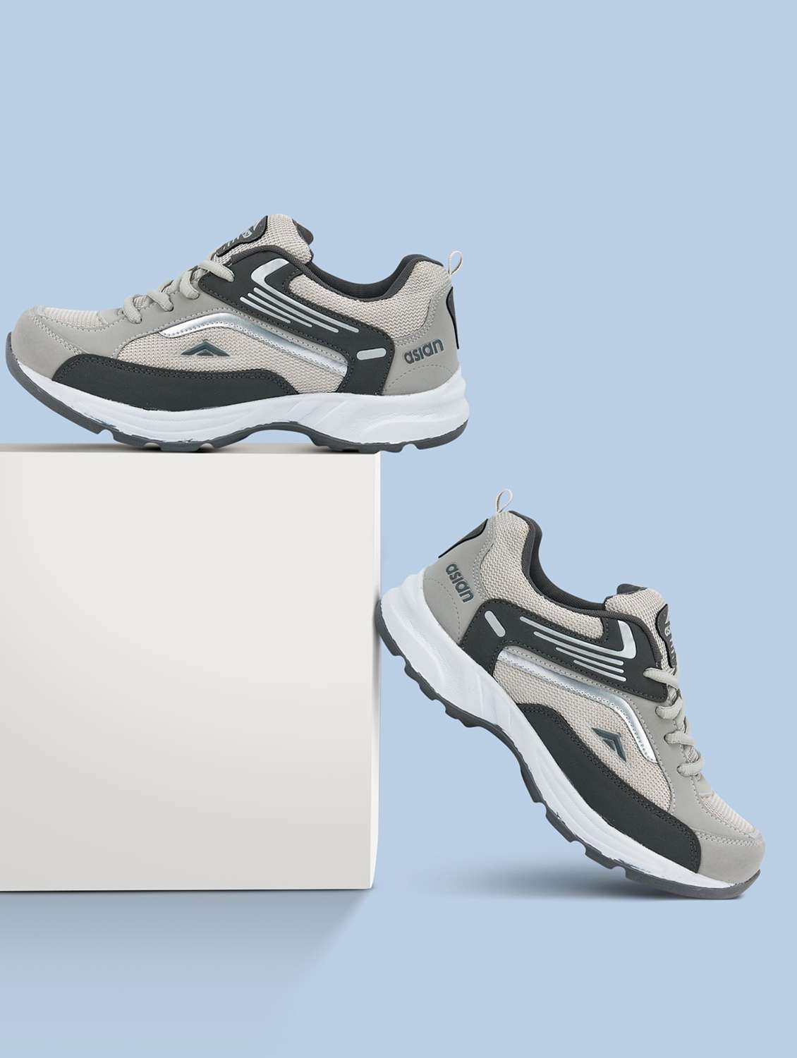 Grey Solid Sport Shoes