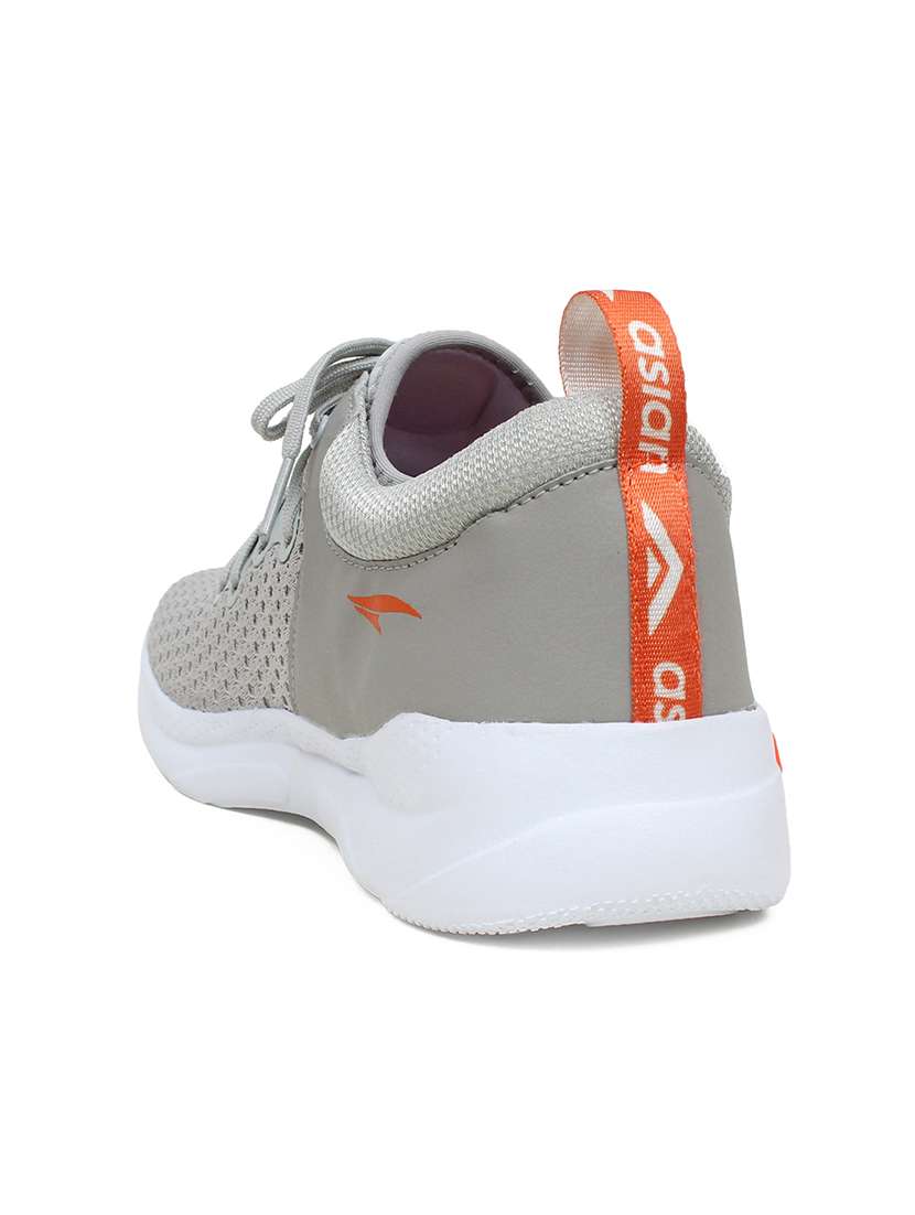 men lace up sports shoes - 19790649 -  Standard Image - 2