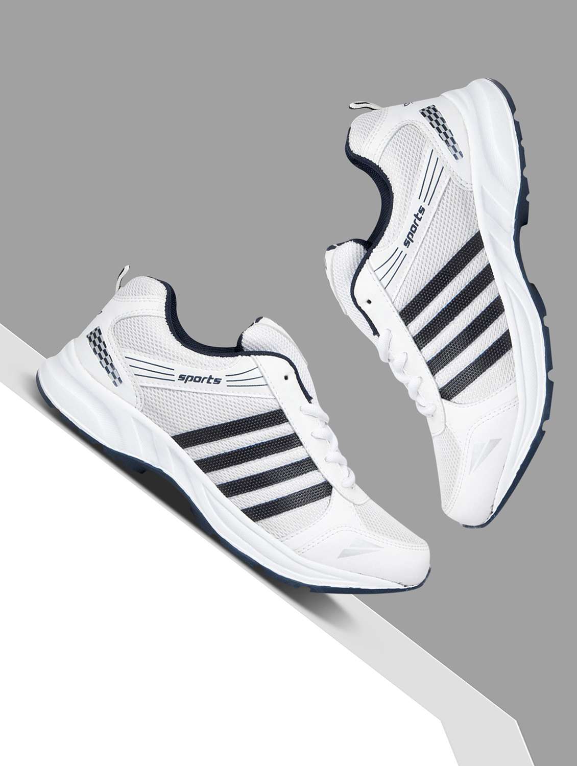 men white lace up sport shoe