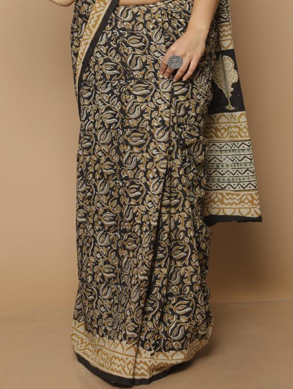 black printed saree with blouse - 19796678 - Standard Image - 2