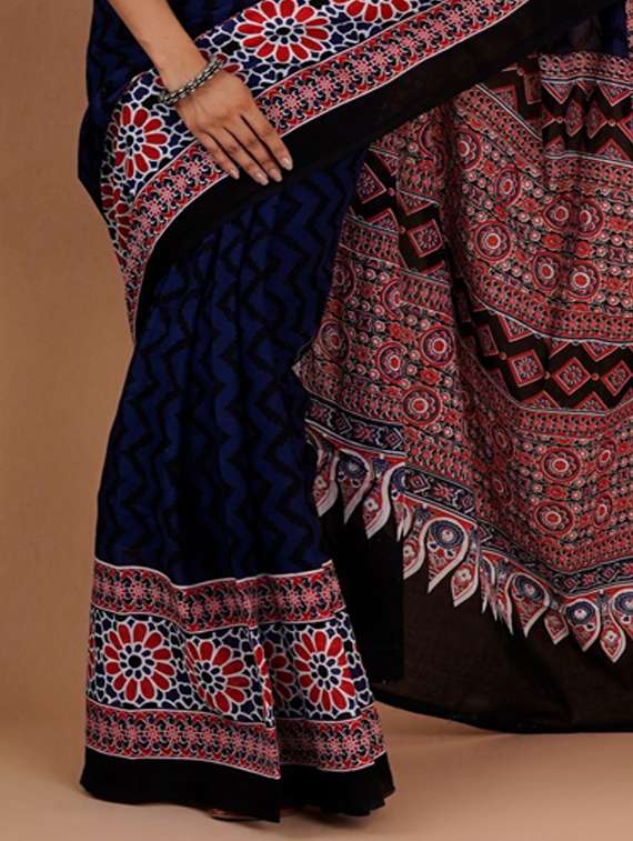 blue printed saree with blouse - 19796727 - Standard Image - 2