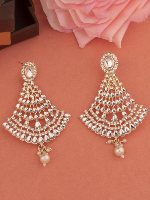 gold alloy chandellier earring - 19839911 -  Standard Image - 0