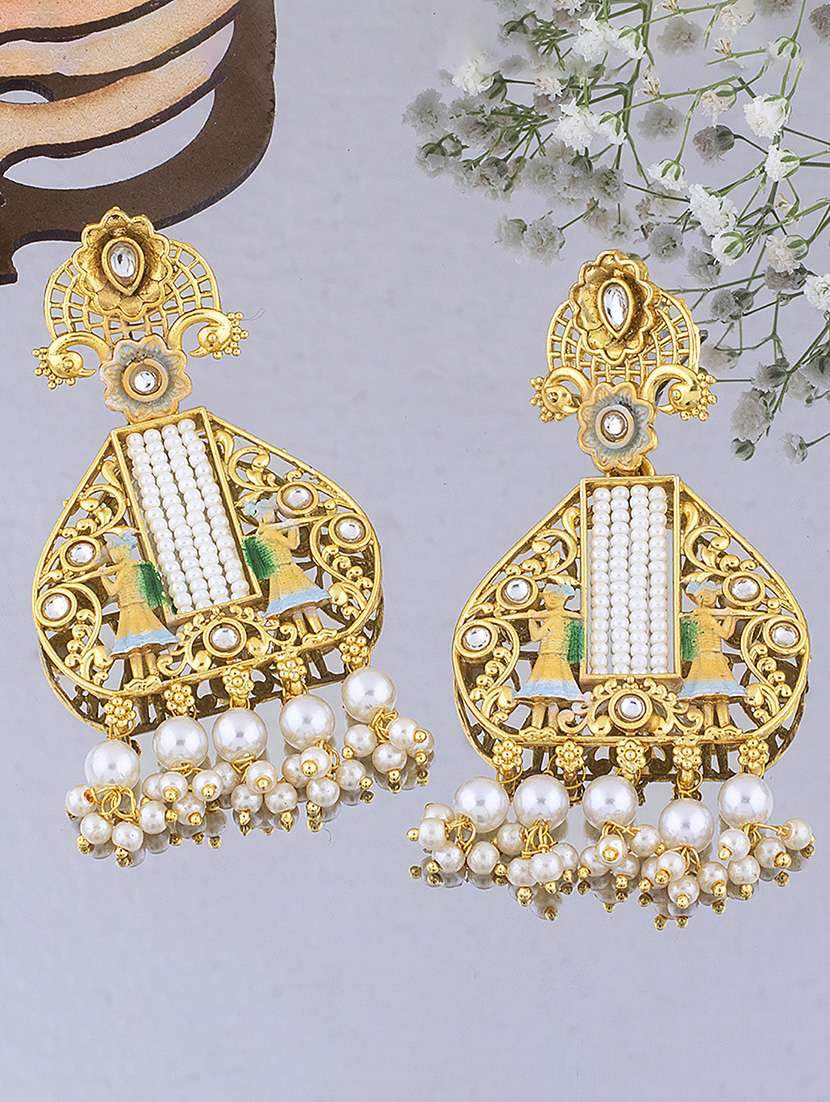 gold alloy chandellier earring - 19839952 - Zoom Image - 0