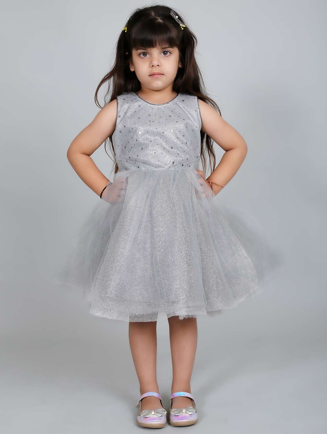 girls round neck sleeveless frock