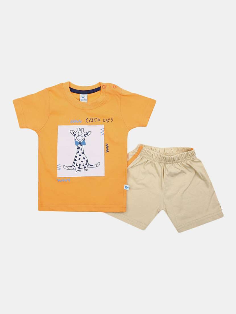 boys giraffe print shorts set