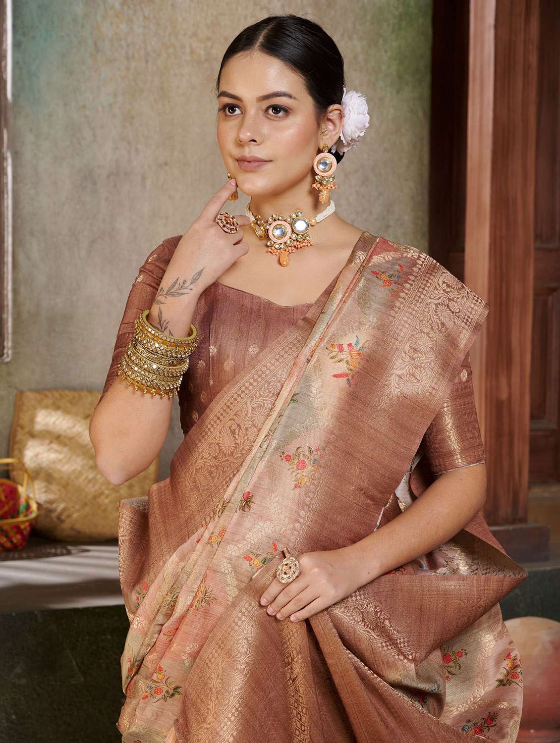 women's floral beige colored saree with blouse - 19885436 - Standard Image - 2
