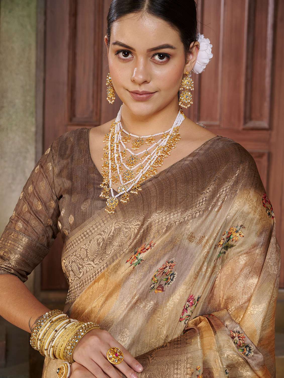 florals printed saree with blouse - 19885443 - Standard Image - 2