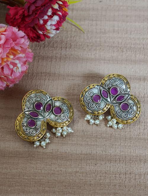 pink brass studs earring - 19897195 -  Standard Image - 0