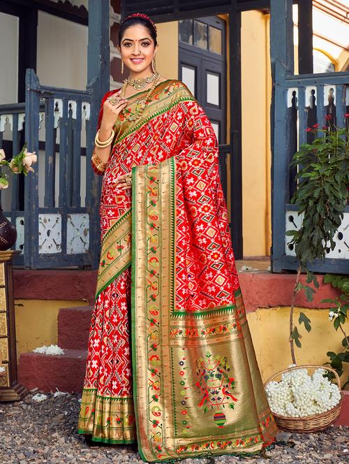 women's self design red colored saree with blouse - 19925344 - Standard Image - 0