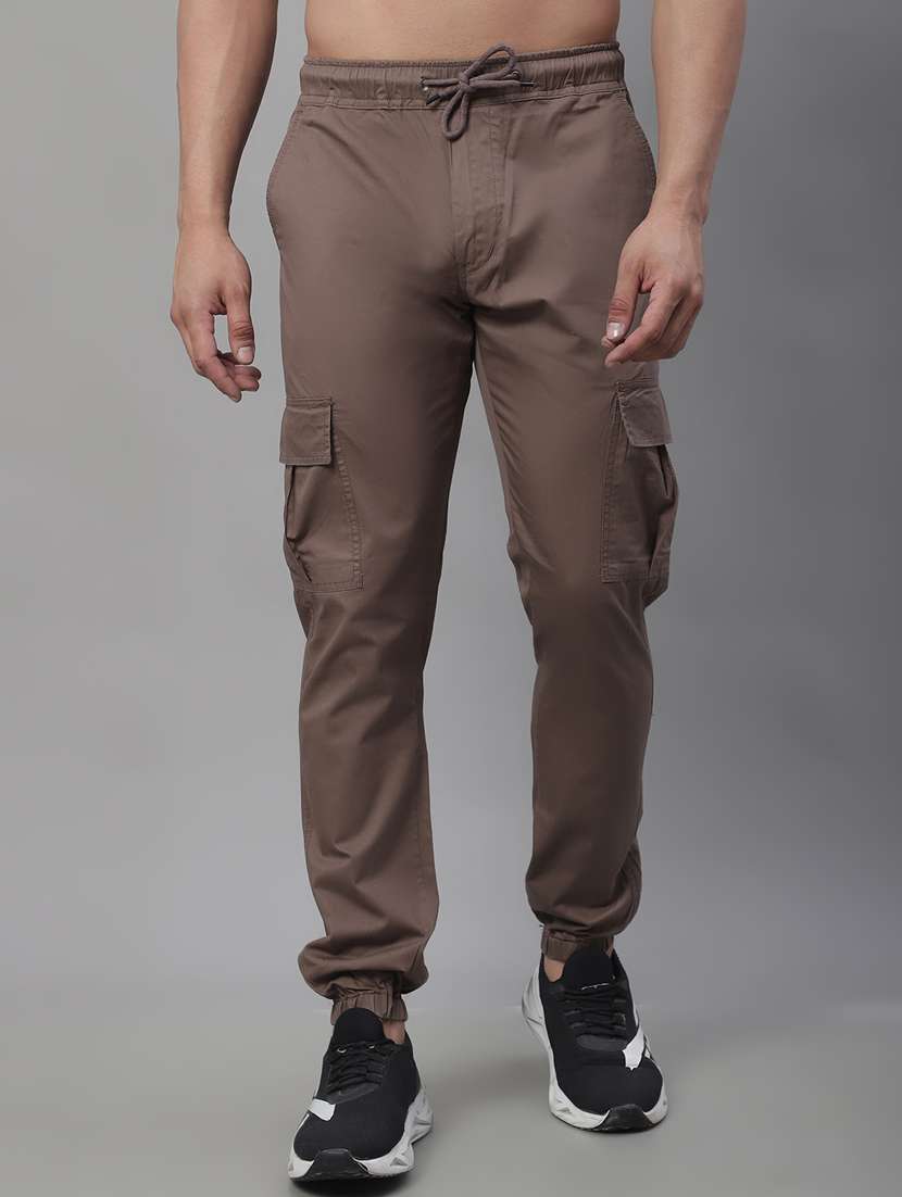 men solid mid rise cargo jogger