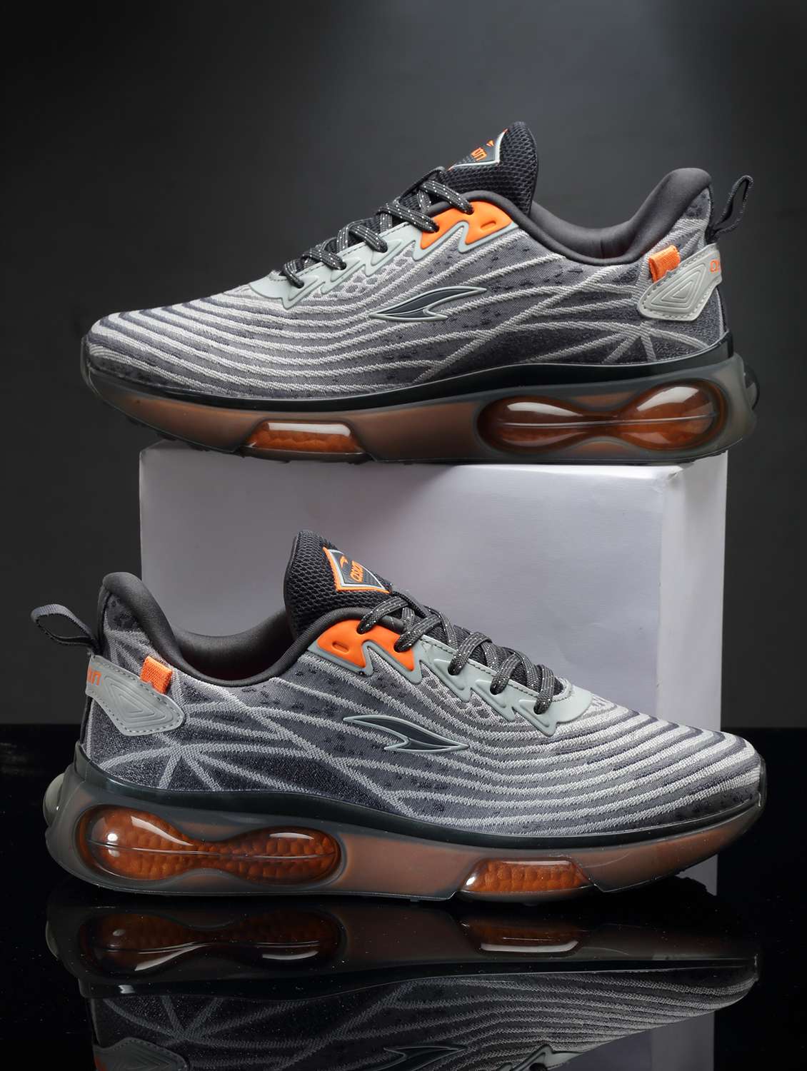 men grey lace up sport shoe