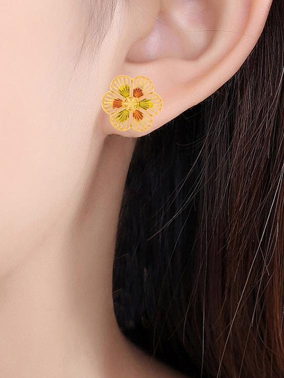 yellow brass studs flower earring - 19947167 - Standard Image - 2