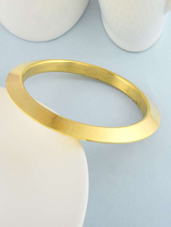 yellow gold plated metal close loop bracelet