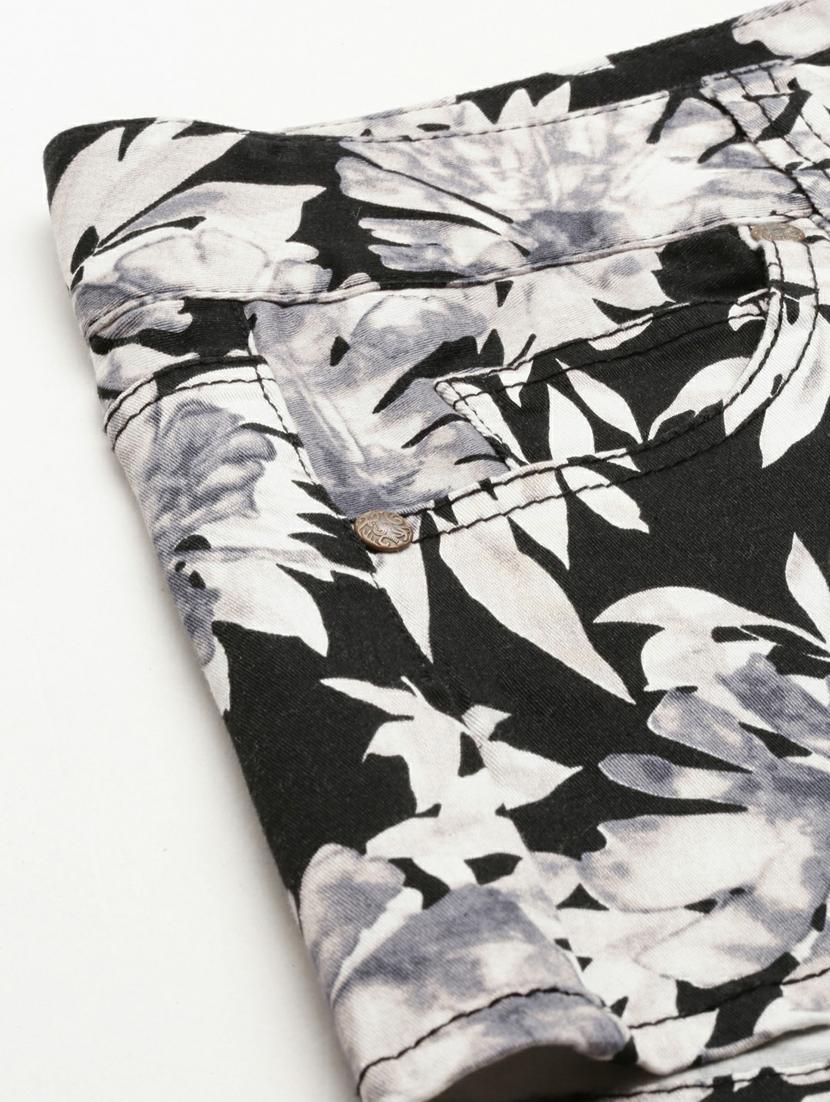 black printed hot pants short - 19947883 - Standard Image - 7