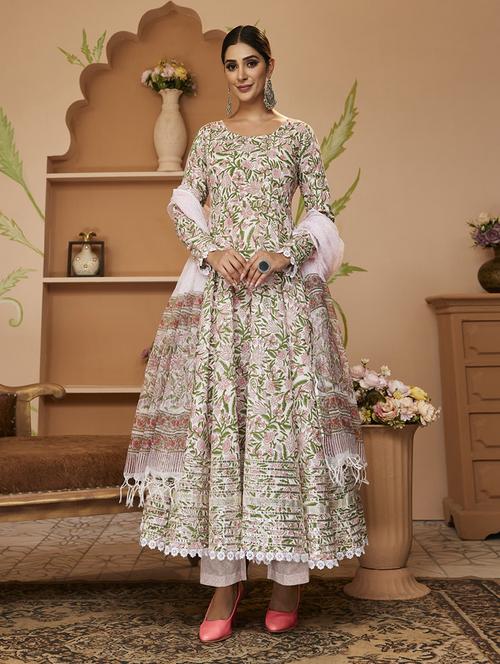white floral printed kurta pant with dupatta set - 19948727 - Standard Image - 0