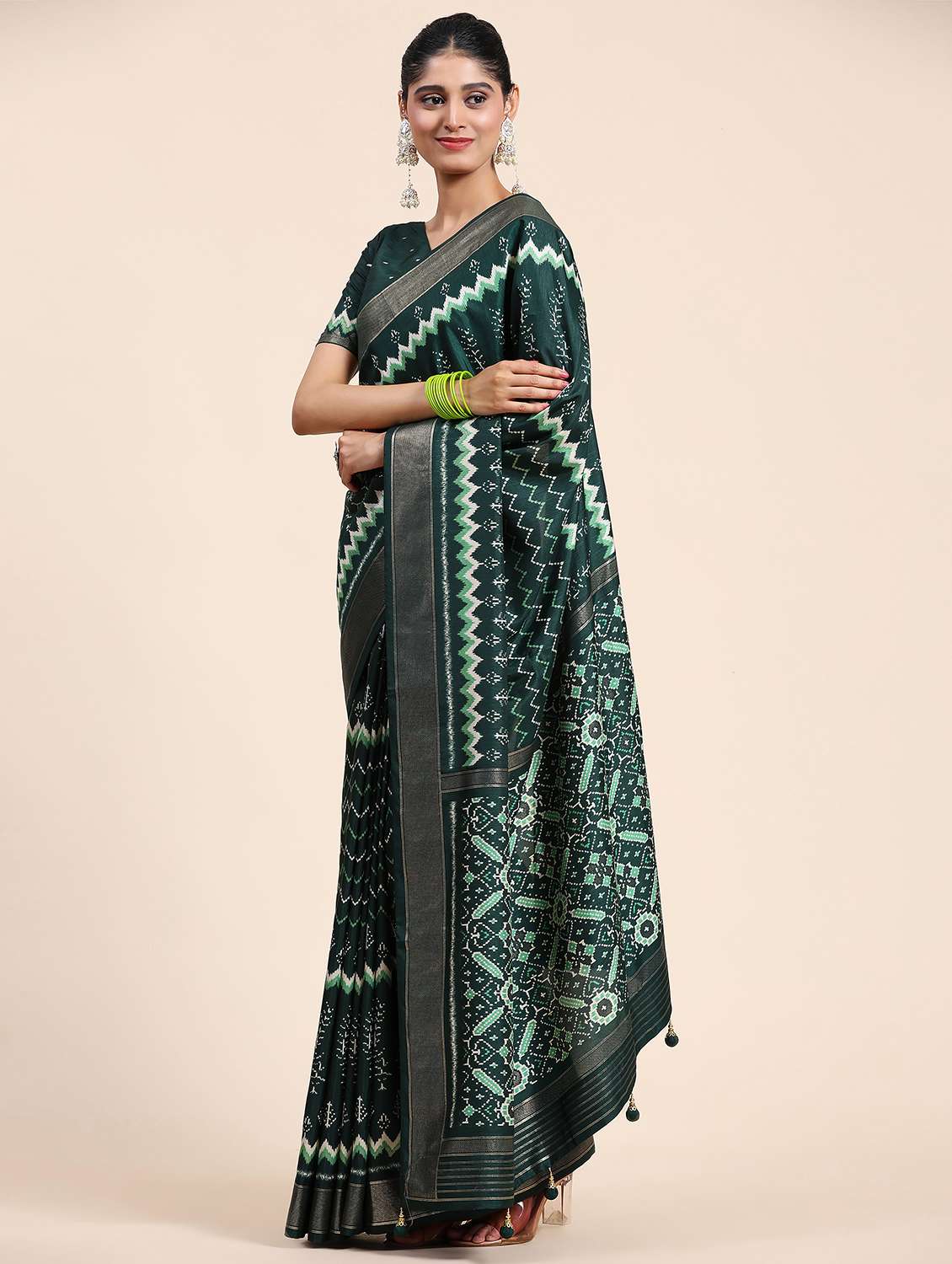 women's self design dark green colored saree with blouse - 20007393 - Standard Image - 2