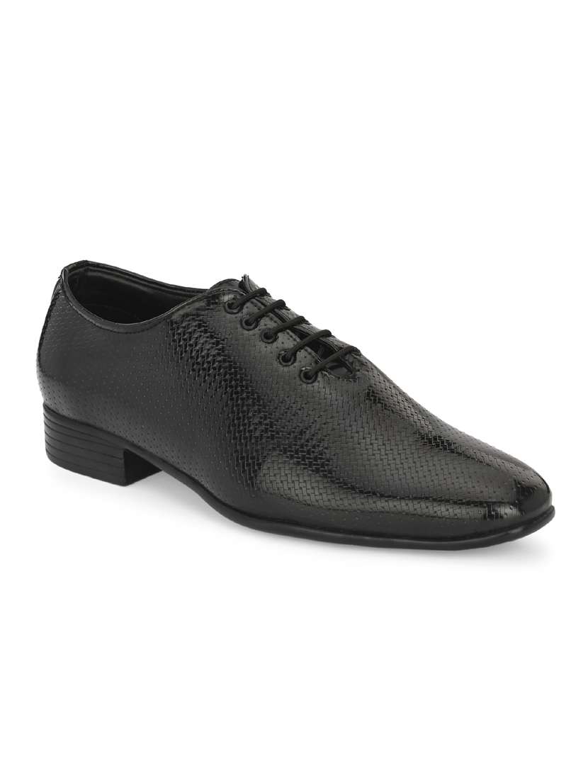 black lace-up oxford shoes