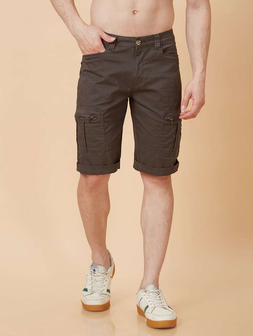 globus men olive stretchable mid-rise cargo shorts