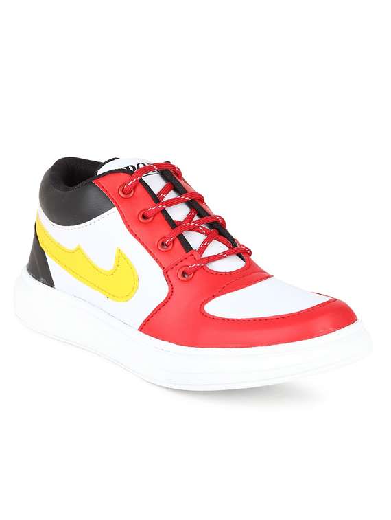 white leatherette sneaker